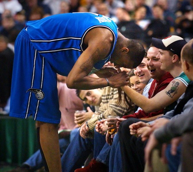 安东尼：曼联愿意在我身上花一个亿，就说明我具备相应的价值（安东尼：曼联砸下1亿引进我，足以证明我的身价）