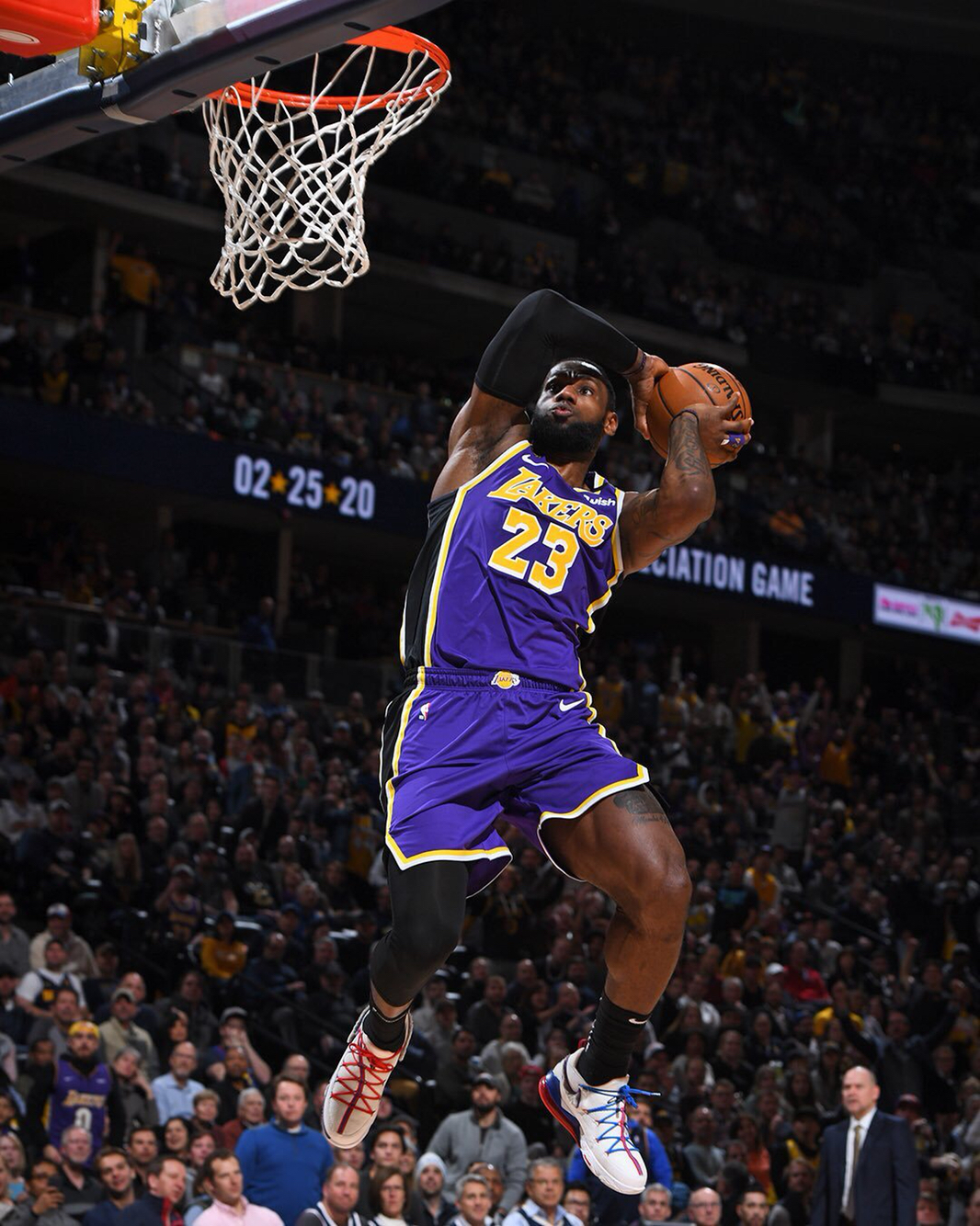 云南玉昆官宣续约赵宇豪徐宏杰 共绘足球新篇章（云南玉昆宣布与赵宇豪、徐宏杰续约 携手开启绿茵新征程）