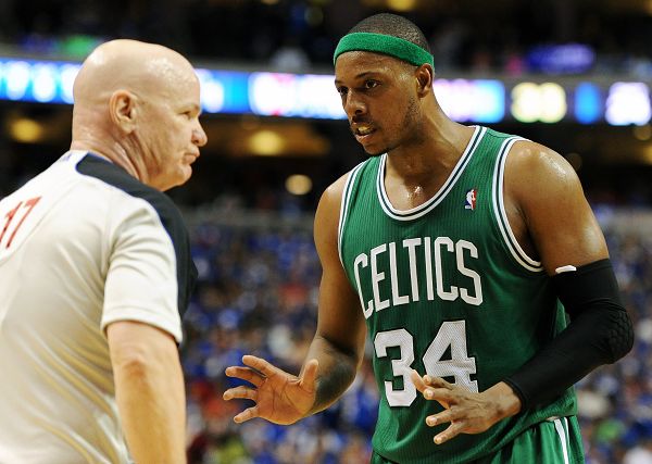 姆巴佩左腿肌肉不适缺席欧冠对阵曼城（姆巴佩因左腿肌肉不适无缘欧冠战曼城）