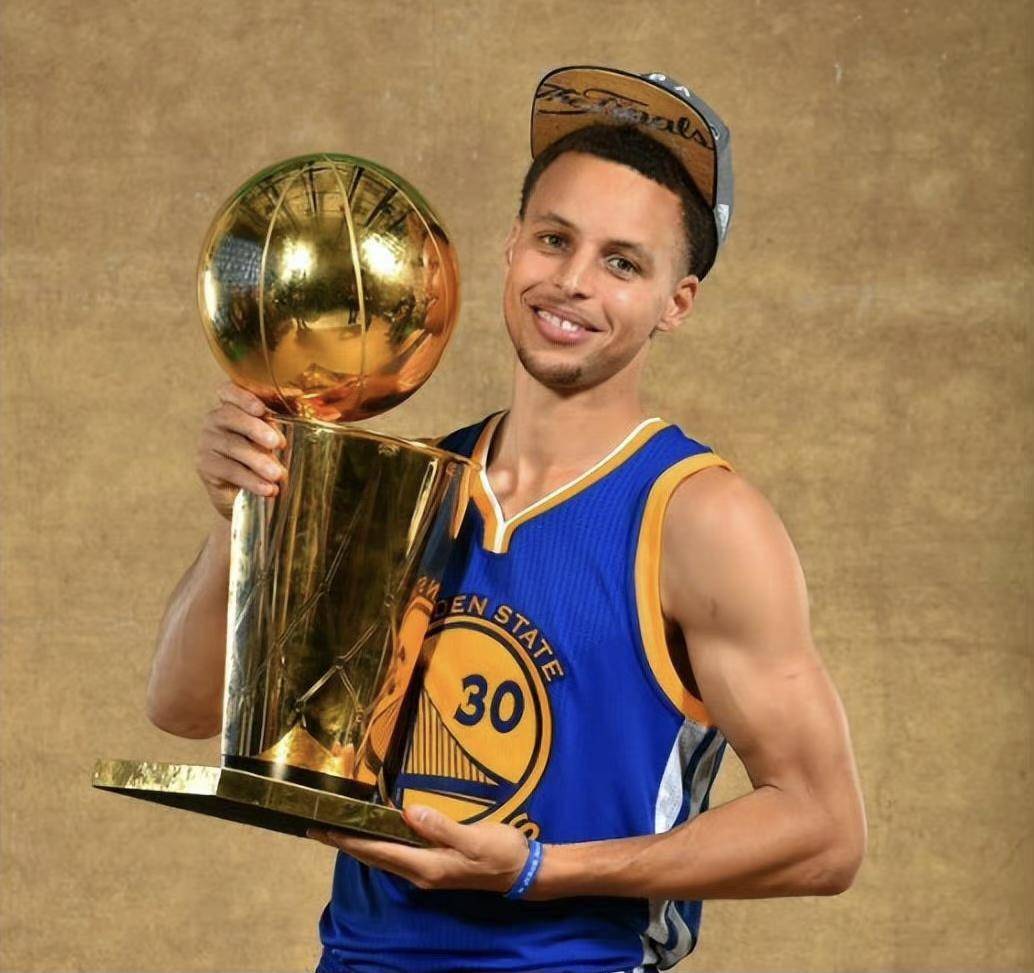 经纪人：如果孔蒂继续执教那不勒斯，洛博特卡可能会要求离队（经纪人：孔蒂若继续执教那不勒斯，洛博特卡或将申请离队）