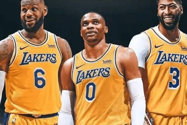 官方：莱万特主帅卡莱罗下课；球队本赛季西甲仅积9分排倒二（莱万特官宣解雇主帅卡莱罗：本季西甲仅积9分，排名倒数第二）