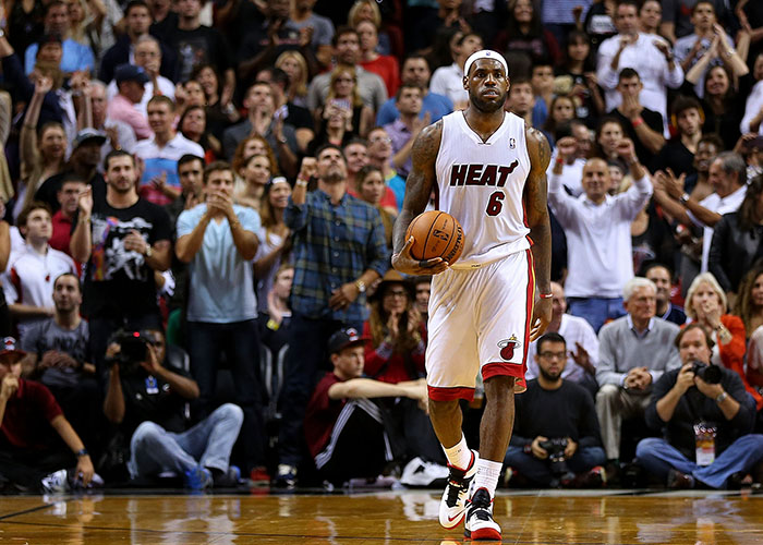 苏超创全国多个标志性第一次：央视转播、启用VAR、名哨执法（苏超多项全国首创：央视直播、启用VAR、名哨吹罚）