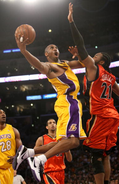 浙江男篮末节连得12分逆转辽宁（浙江男篮末节打出12-0攻势完成对辽宁的逆转）