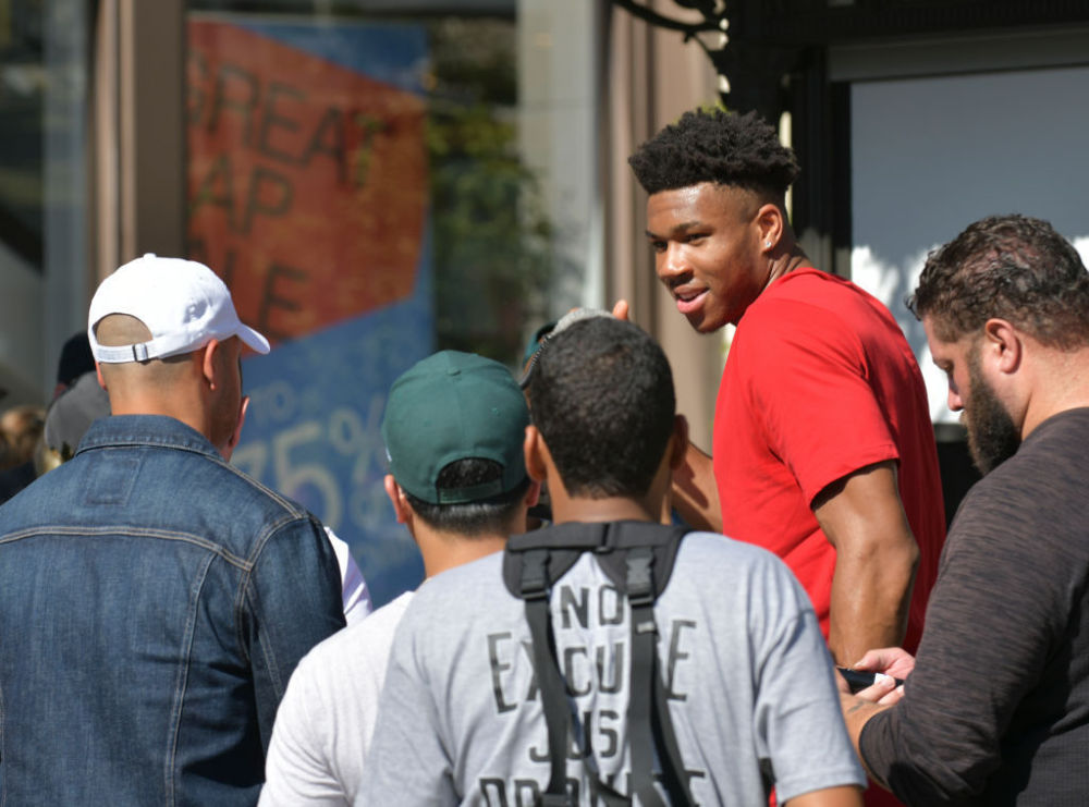 6次扑救客场零封尤文，都灵门将帕莱亚里当选德比全场最佳（六次扑救客场零封尤文，帕莱亚里当选都灵德比最佳球员）